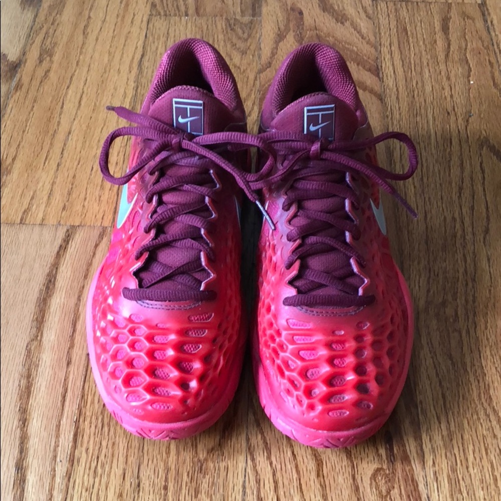 Nike Cage 3, size 8, color red